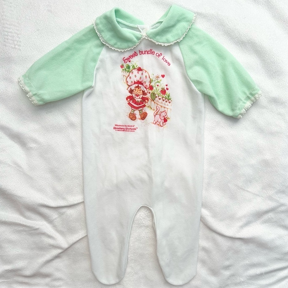 Vintage 1980 Lullaby Land Strawberry Shortcake Bodysuit Footie Pajama NB-3M Baby